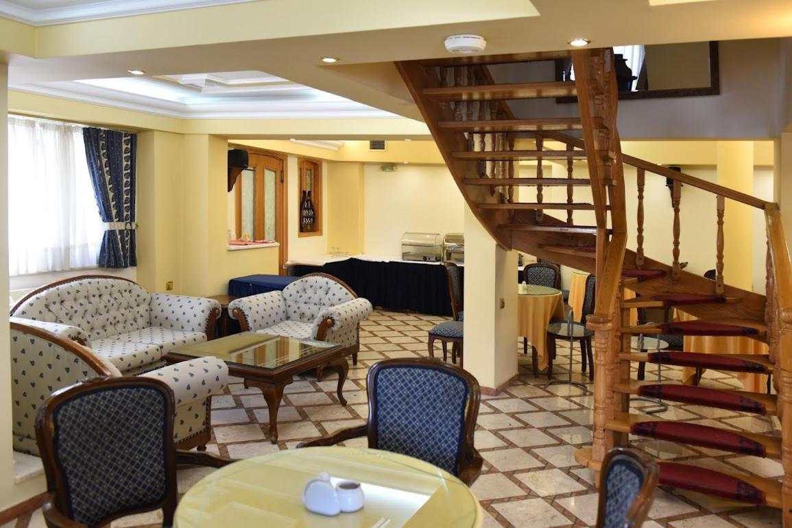 קסטוריה Aiolis Hotel מראה חיצוני תמונה